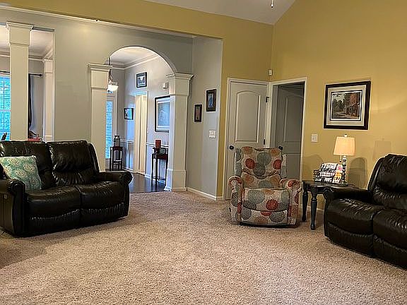 3rd image of 588 Wickham Dr