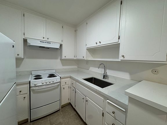 4th image of 1861 N Van Ness Ave #7944b8d8b