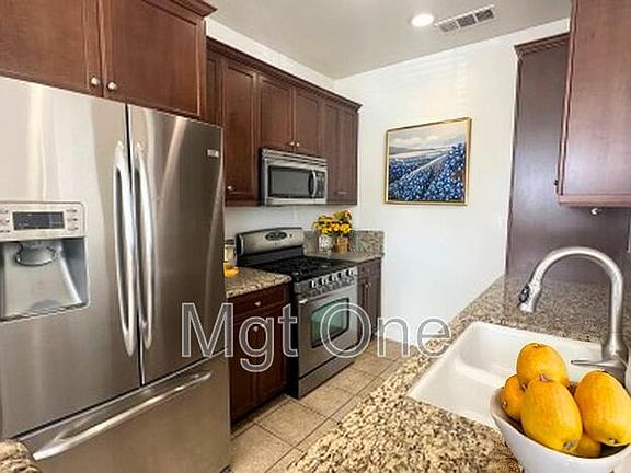 3rd image of 6266 Isidora Ln