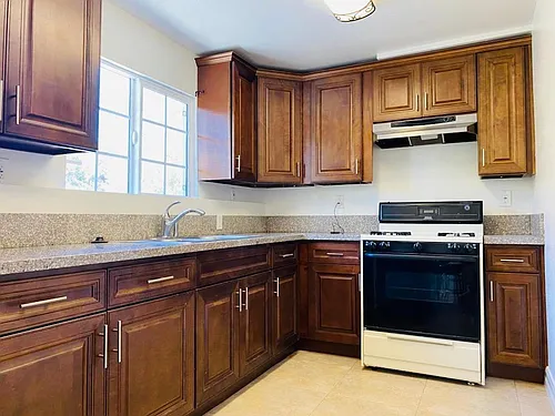 1026 1/2 N Gage Ave Photo 1