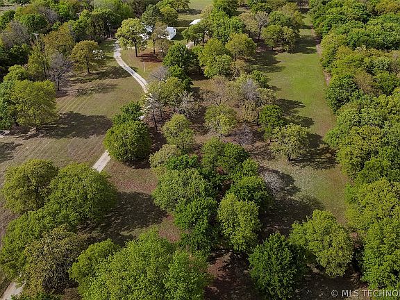 5th image of 2976 Anshultz Rd