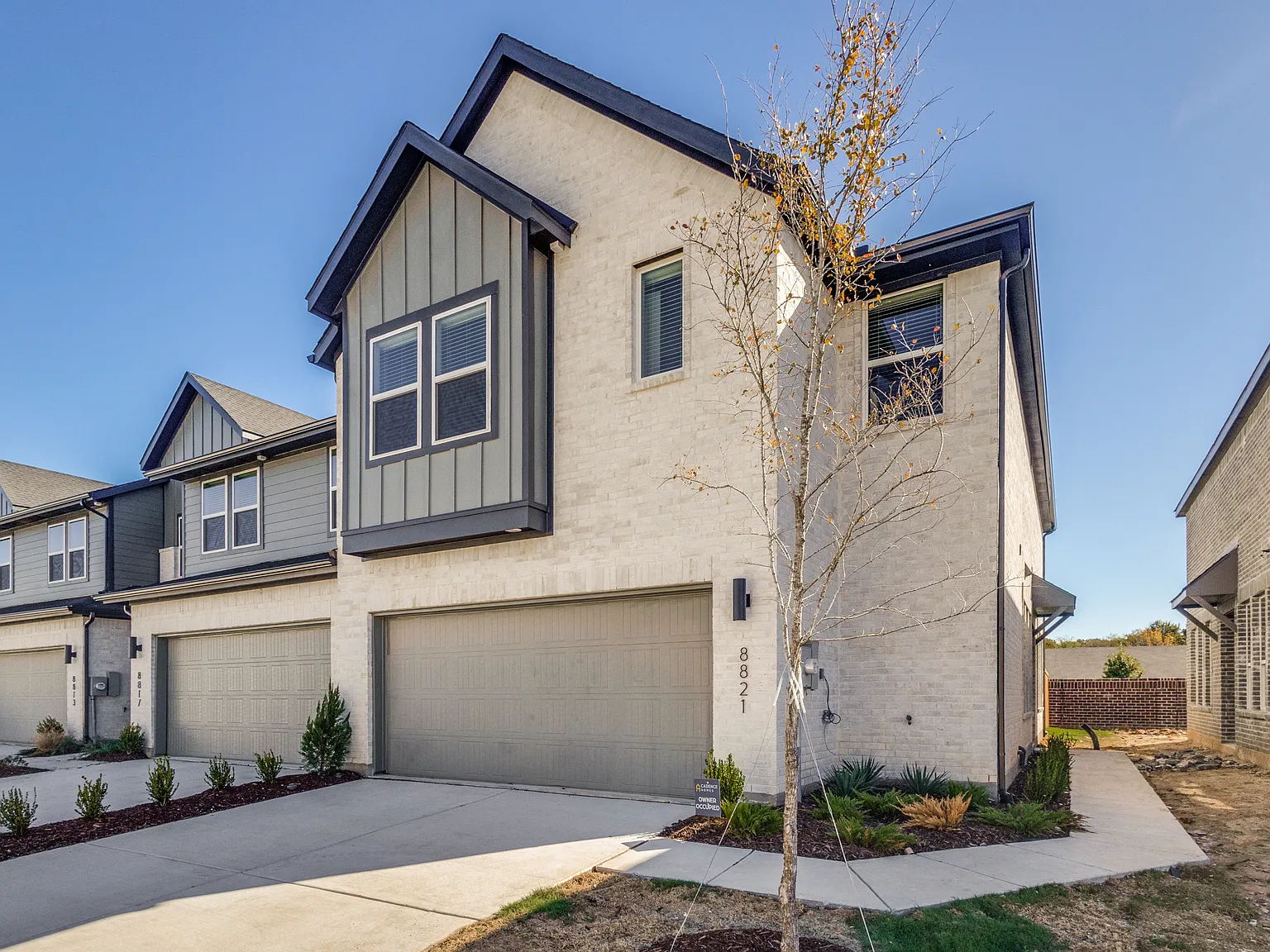 8821 Enclave Way — Photo 2