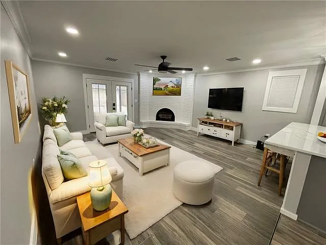 1821 Manson Ave — Photo 3