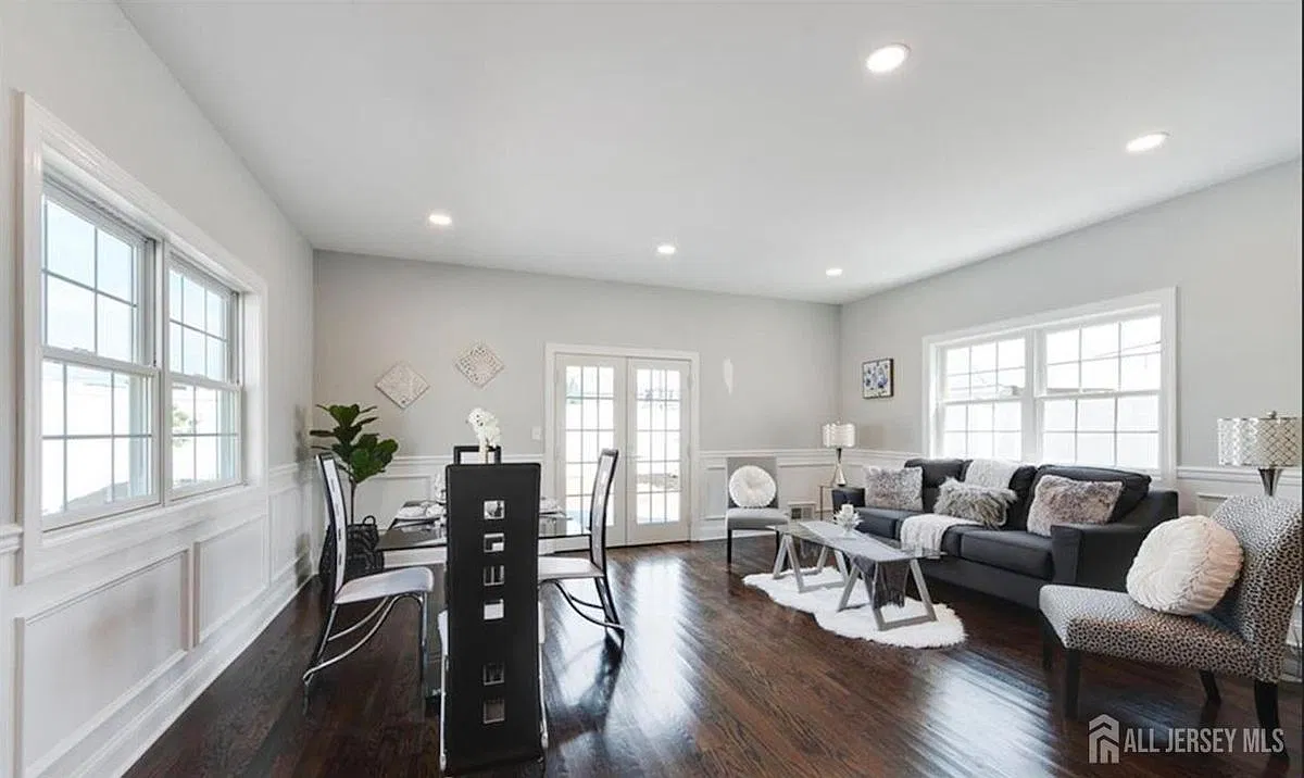 4 bed, 3.0 bath, 1600 sqft, $3,900 — Photo 4