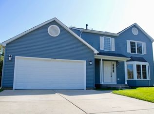 1045 John Dr, Hoffman Estates, IL 60169