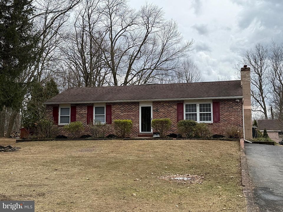 1st image of 12 Dogwood Dell Dr