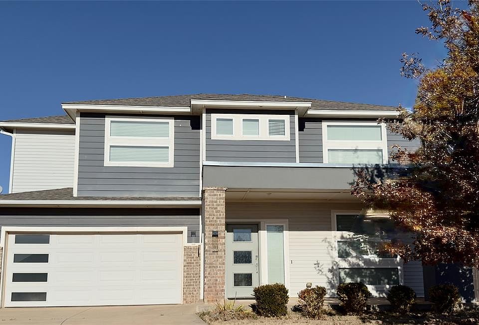 1st image of 605 NW 179th Cir