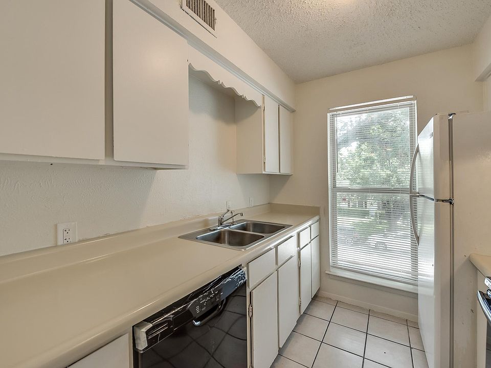 1st image of 3832 Cibolo Dr
