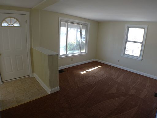 3rd image of 145 Franklin St