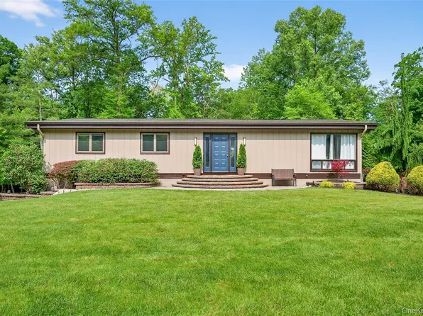 103 Robin Hood Lane, West Nyack, NY 10994