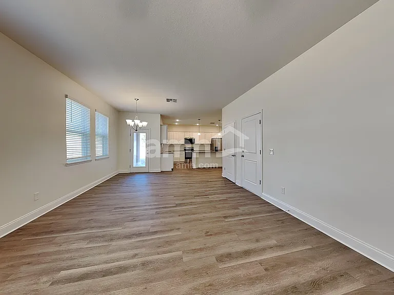 1328 Mount Logan Dr — Photo 7