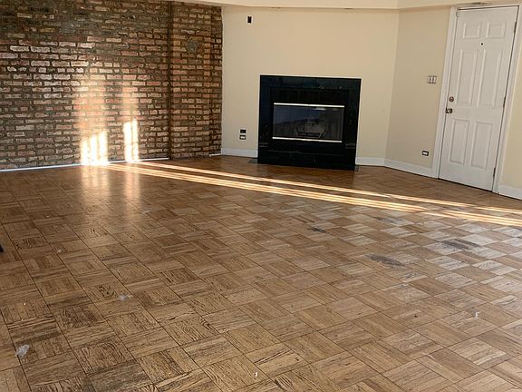 2nd image of 2358 N Clybourn Ave #C