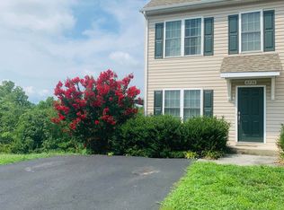 6730 Village Green Dr, Roanoke, VA 24019