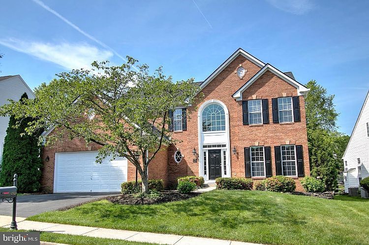 1st image of 47429 River Falls Dr