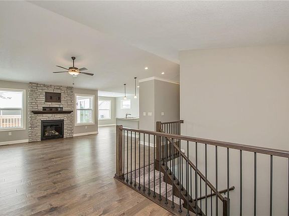 4th image of 2517 7th Avenue Ct SW