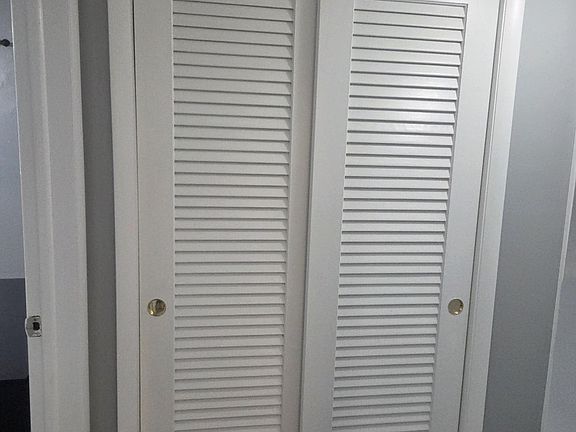 5th image of 2031 Dewey St