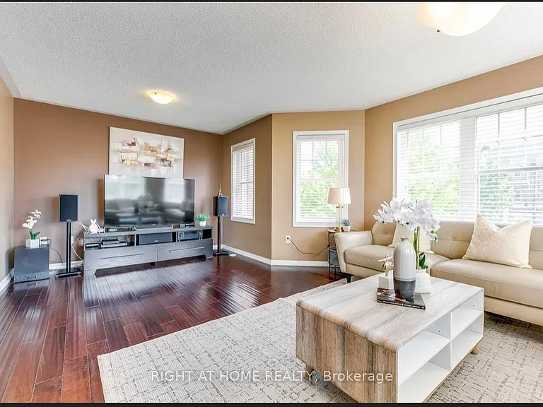 638 Holly Ave — Photo 5
