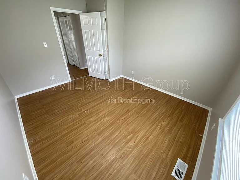 7910 Roy Rd — Photo 10