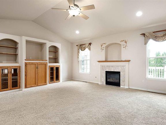 4th image of 3122 W Canyon Lakes Dr