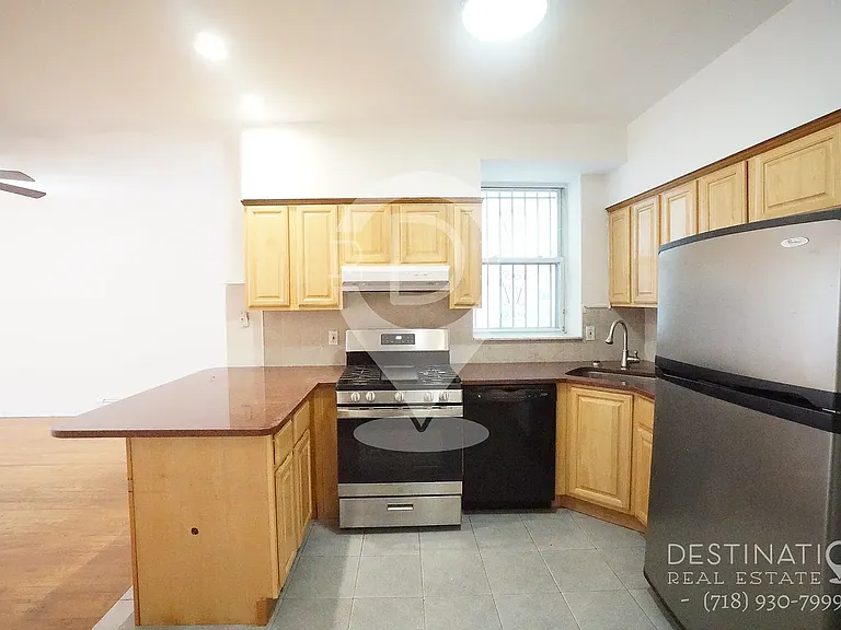 387 Clinton St #1R — Photo 9