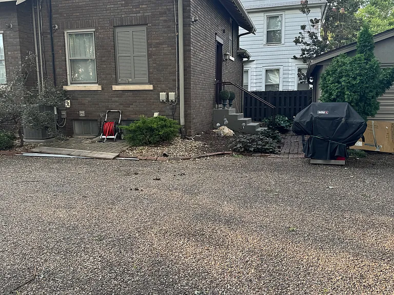 2125 Eastern Ave — Photo 7