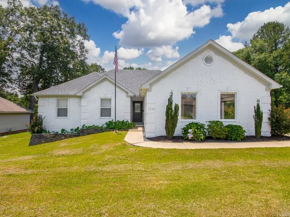 3201 McKensie Dr, Benton, AR 72015