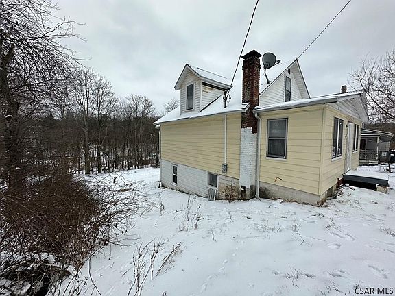2nd image of 210 Ivy St