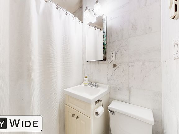 4th image of 211 W 80th St APT 4C
