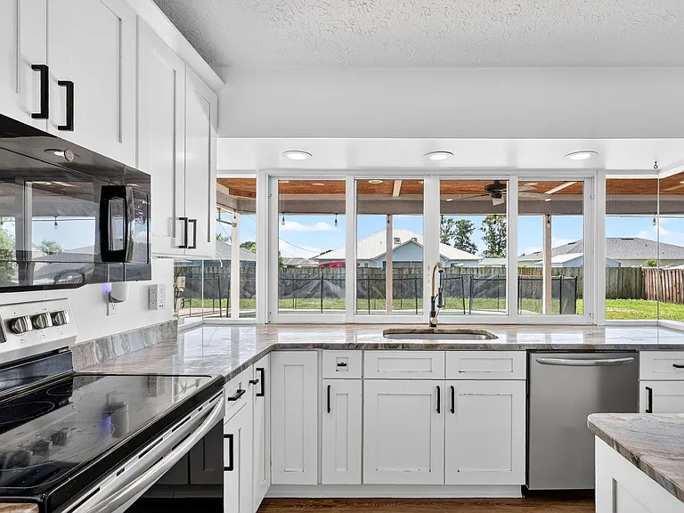 756 SW Ancona Rd — Photo 19
