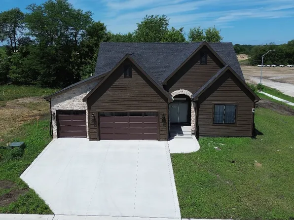 4924 176th St, Urbandale, IA 50323