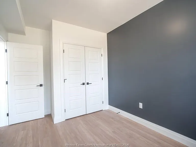 1210 Laurendeau Ave — Photo 17