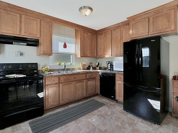 3rd image of 6213 Perthwood Ln