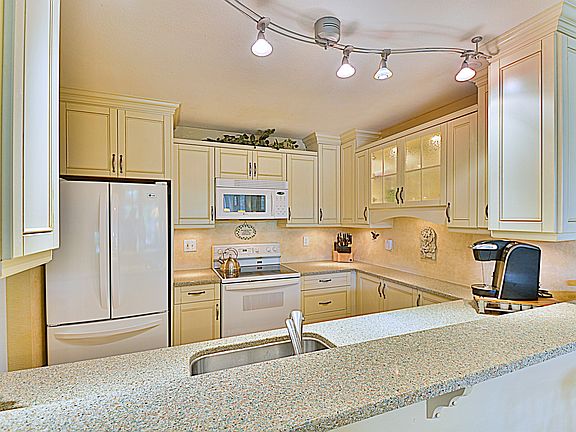5th image of 6234 138th Ave NE APT 204