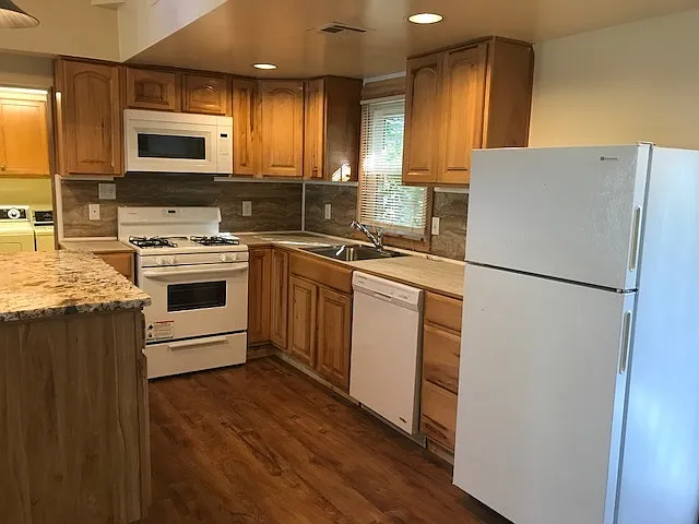 3510 E 30th Pl — Photo 4