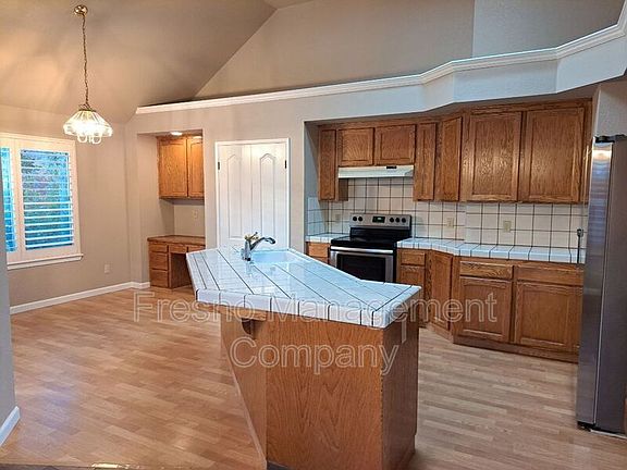 4th image of 9215 N Recreation Ave