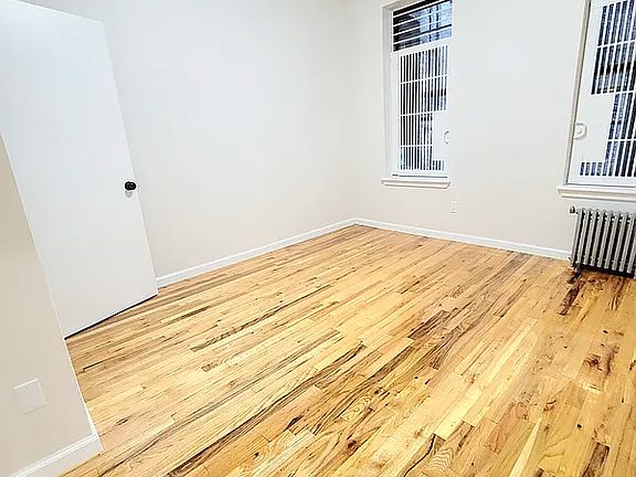 5th image of 338 E 15th St #3X