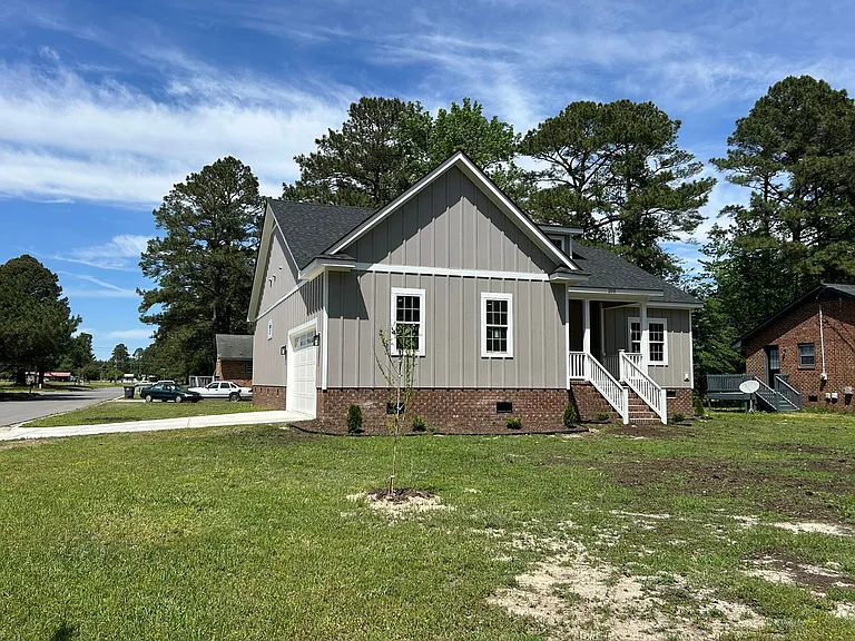 100 Nora Ln — Photo 2