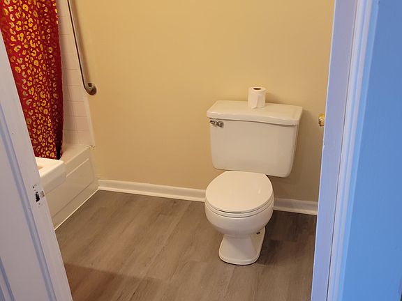 4th image of 141 N Carrollton Ave #2E