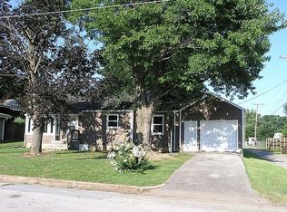 1610 Clinton St, Carthage, MO 64836