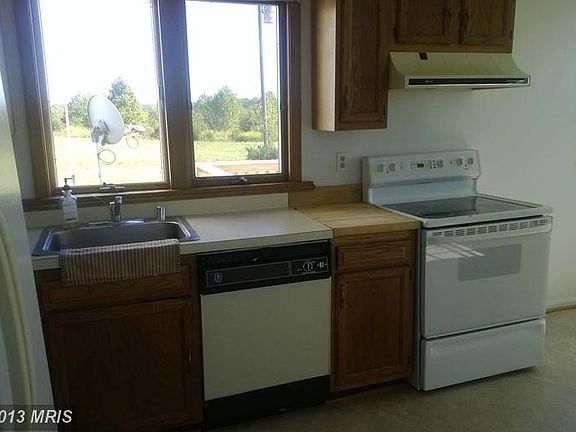 4th image of 15104 Fleetwood Dr