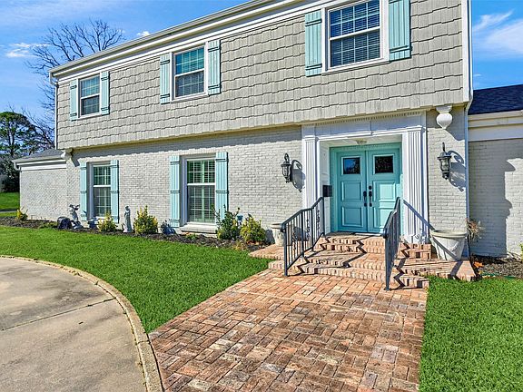 2nd image of 1016 Crestview Dr