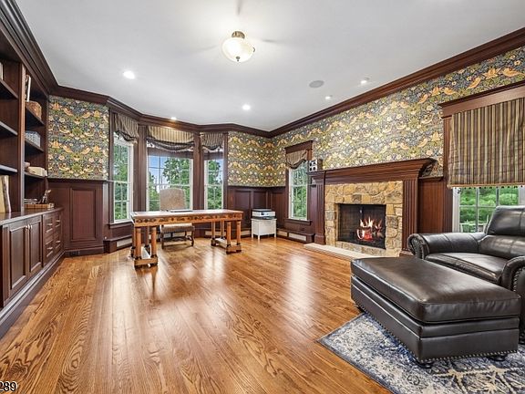 5th image of 22 High Hill Ct