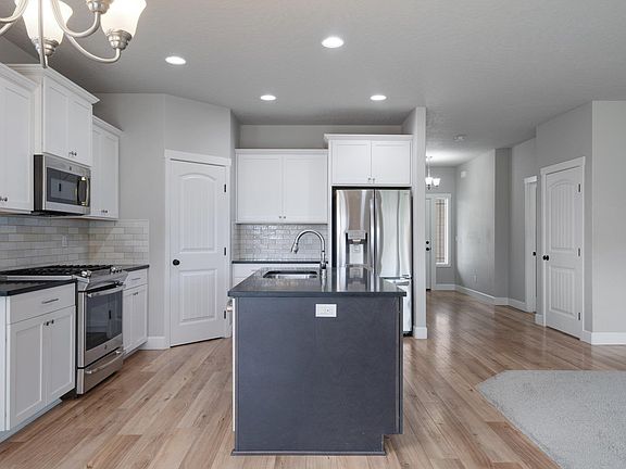4th image of 3148 S Wilson Pl