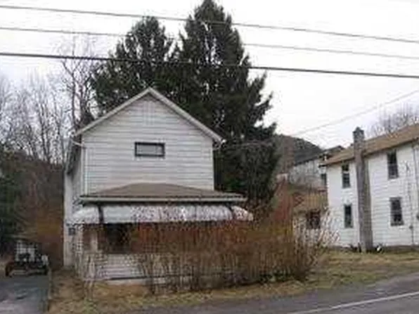 70 Main St, Mocanaqua, PA 18655