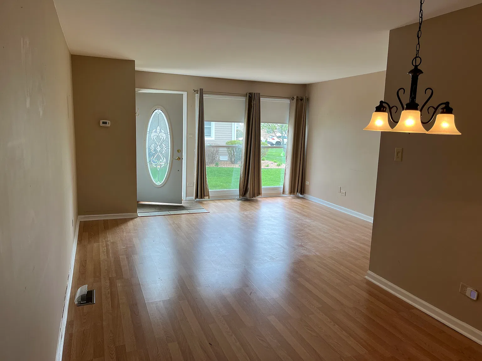 2 bed, 800 sqft, $2,000 — Photo 2