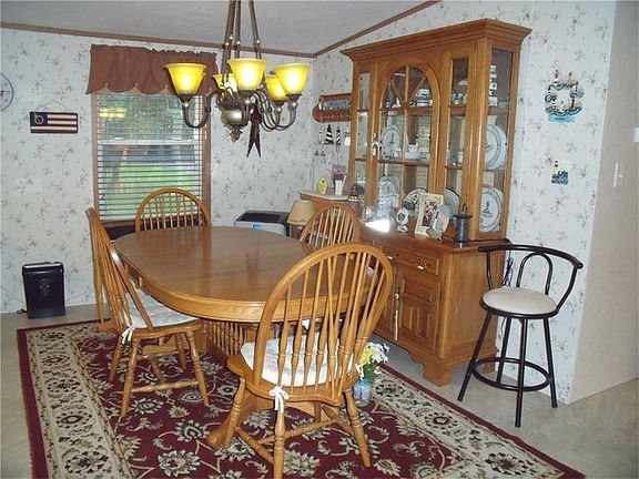 5th image of 806 Stonycreek St