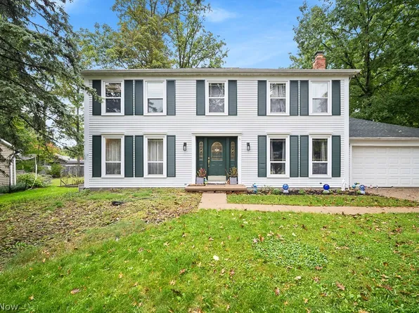 20710 Forestwood Dr, Strongsville, OH 44136
