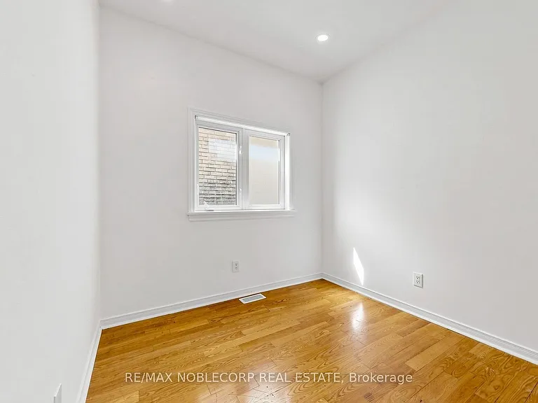 67 Florence Cres #1 — Photo 9