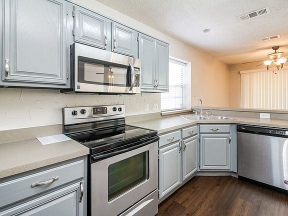5th image of 3229 Kathy Ln