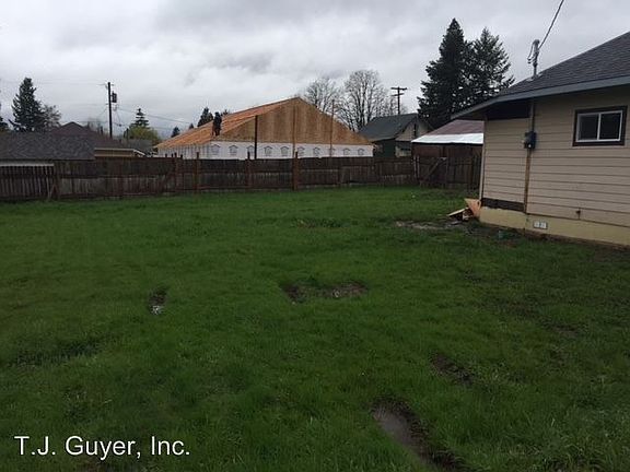 5th image of 1307 Rhobina St